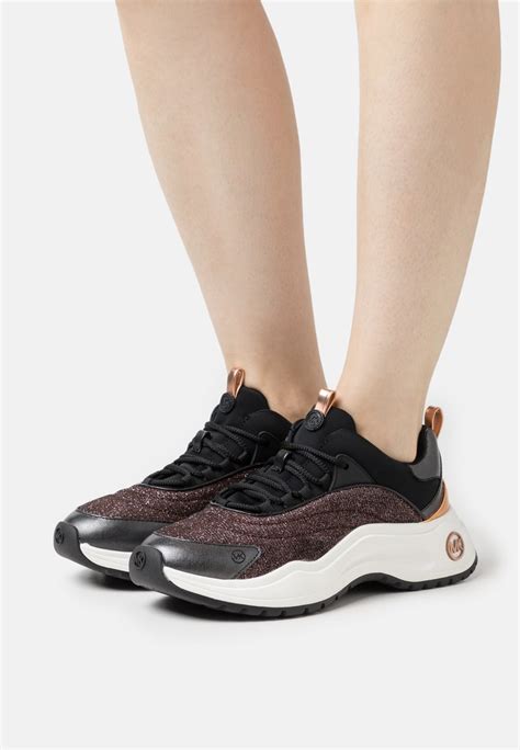 dara trainer michael kors